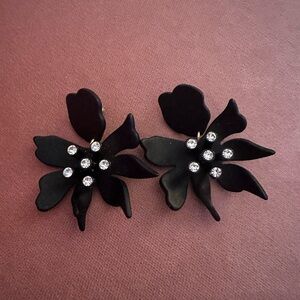 Beautiful Black Floral Earrings with Rhinestones